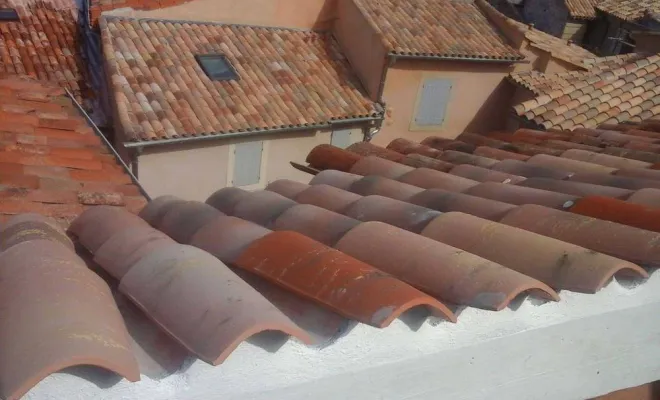 Pose de tuiles, Les Arcs-sur-Argens, J.B. Maçonnerie